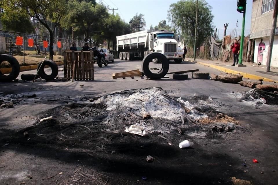 La obra reducirá la contaminación con aguas del drenaje que generan un riesgo sanitario para los vecinos, añadió.