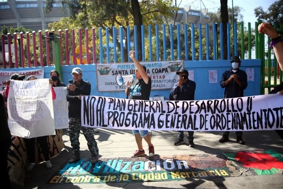 Vecinos de la Colona Santa Úrsula Coapa, en la Alcaldía Coyoacán, impidieron que personal realizara la consulta. 