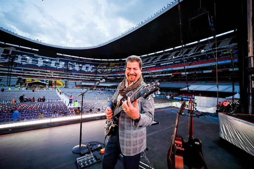 Joel Solís, también se preparó para el show.