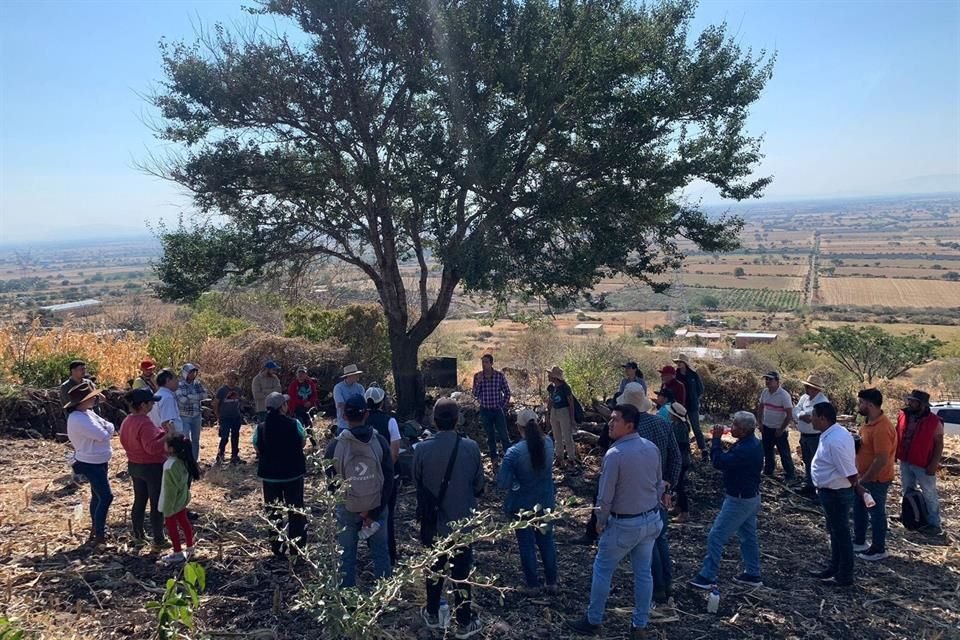 Asociaciones civiles y autoridades recorrieron las Sierras de Chapala para revisar avances de manejo sustentable.