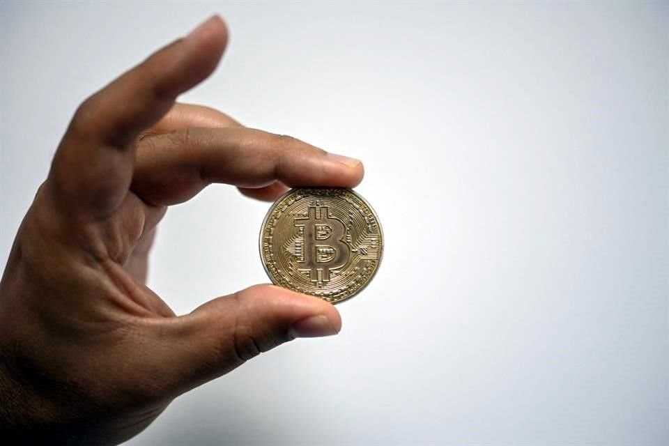 El bitcoin ya ha caído cerca de un 60 por ciento en lo que va del año.