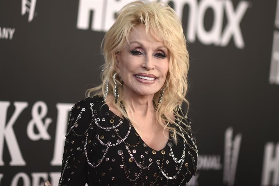 La cantante de country, Dolly Parton, anunció su llegada a la plataforma de vídeos, TikTok.