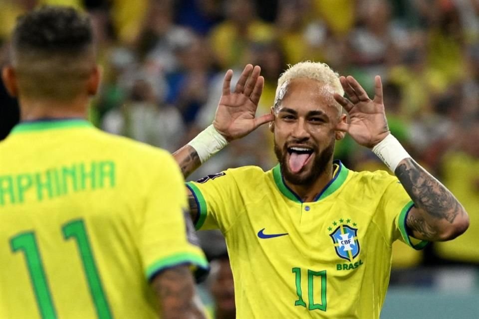 Neymar anotó de penal.