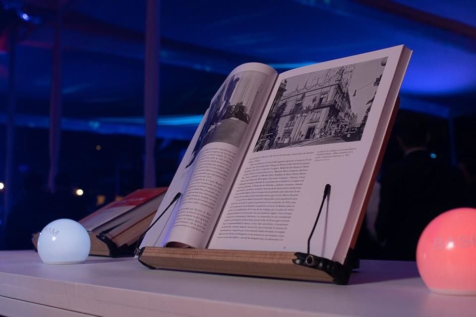 Libro de aniversario de los 110 años