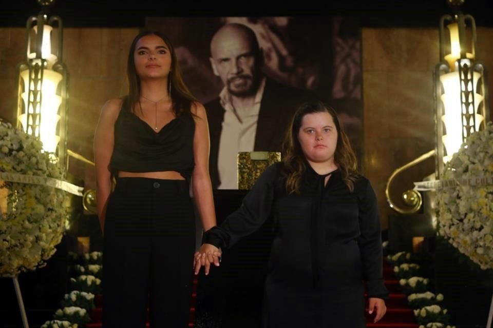 Las hijas del artista, durante el homenaje póstumo en Bellas Arte.