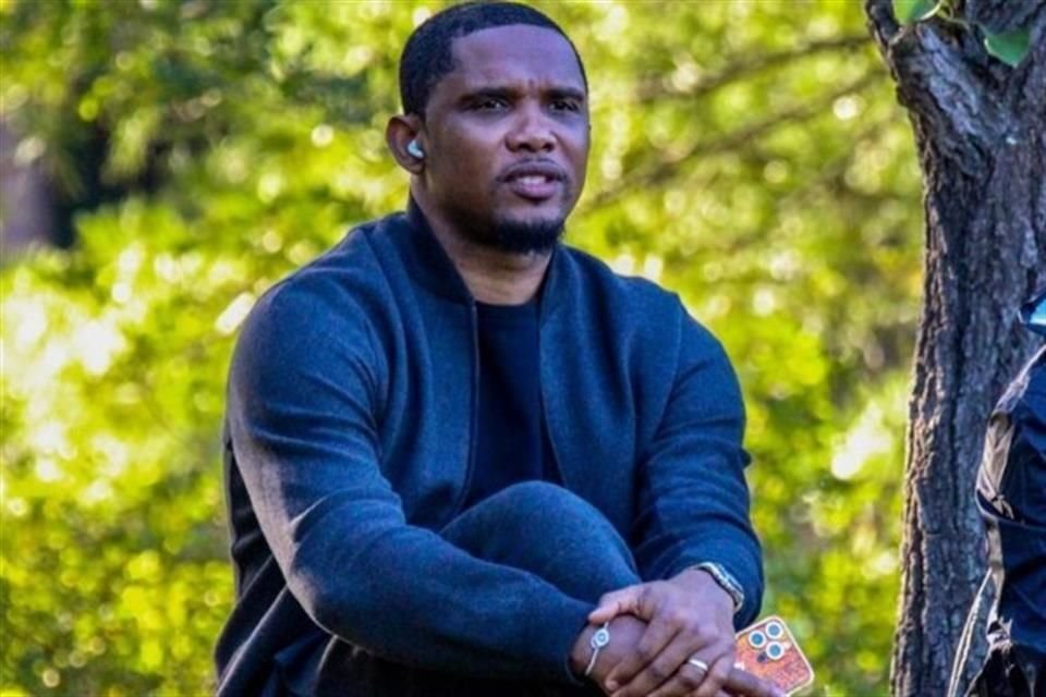 Samuel Eto'o pidió disculpas tras agredir a un aficionado en el Estadio 974; aseguró que cameruneses han sido acosados en este Mundial.