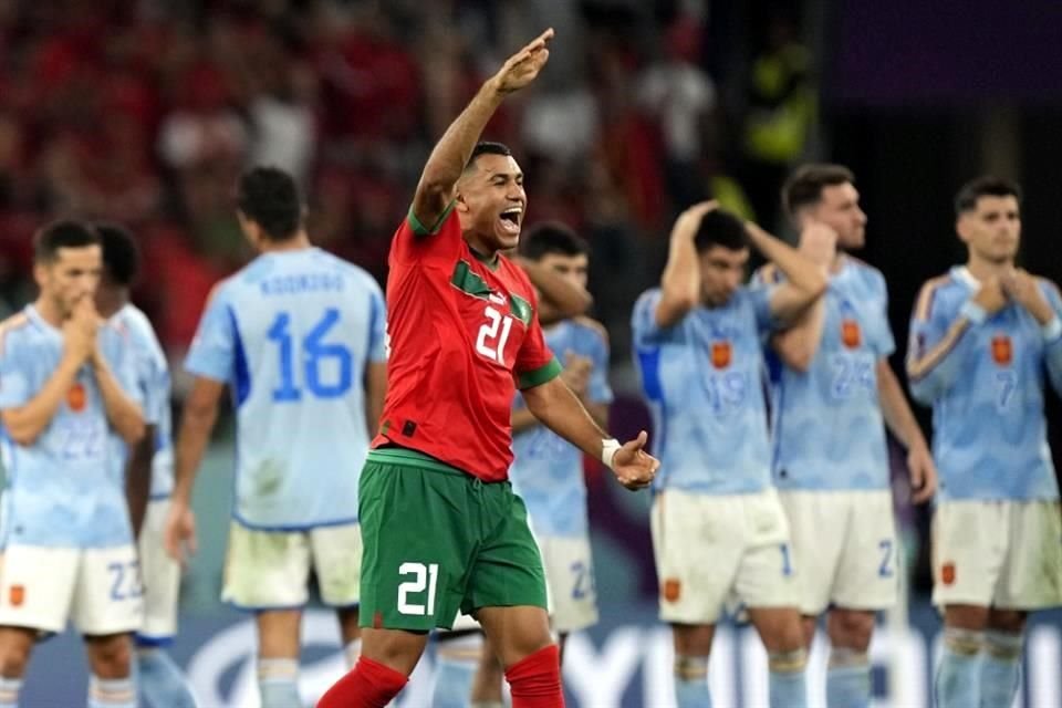 El delantero de Marruecos, Walid Cheddira, celebró el pase a Cuartos de Final en el Mundial de Qatar 2022.