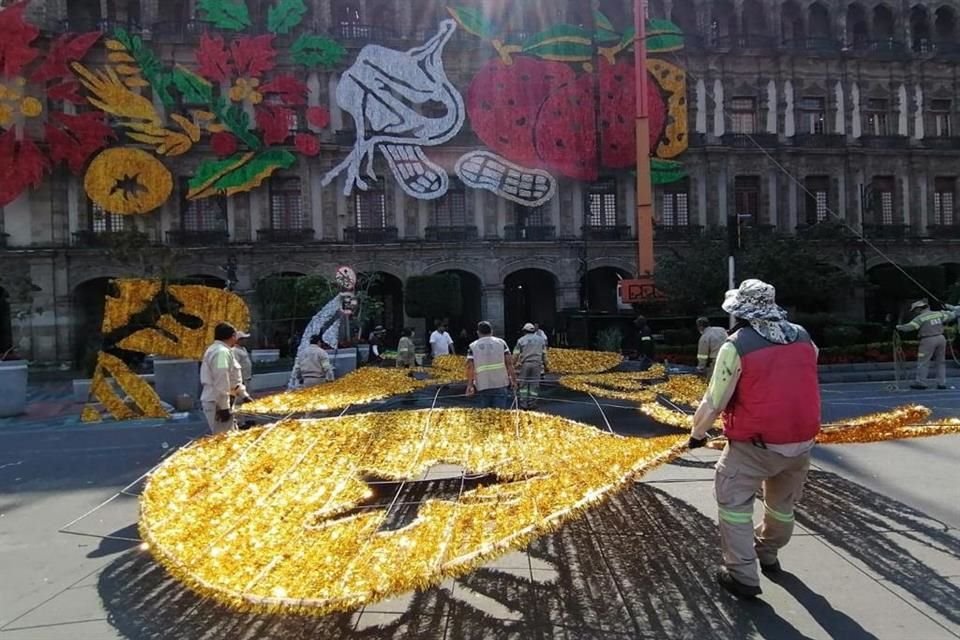 Este año, las luminarias de la temporada decembrina fueron recicladas al 90 por ciento para ser colocadas en el Zócalo capitalino.