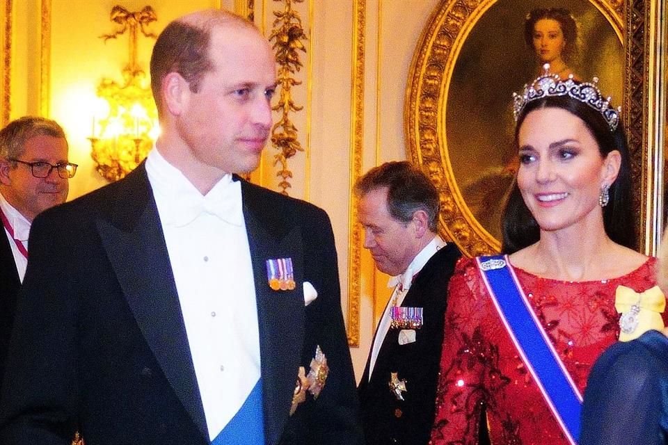La Princesa y el Príncipe de Gales, fueron juntos a la recepción en Buckingham, la cual no se realizaba desde hace dos años debido a la pandemia.
