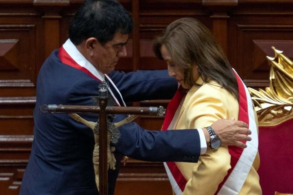 Boluarte tomó posesión del Ejecutivo federal cuando Castillo ya estaba detenido en Lima.