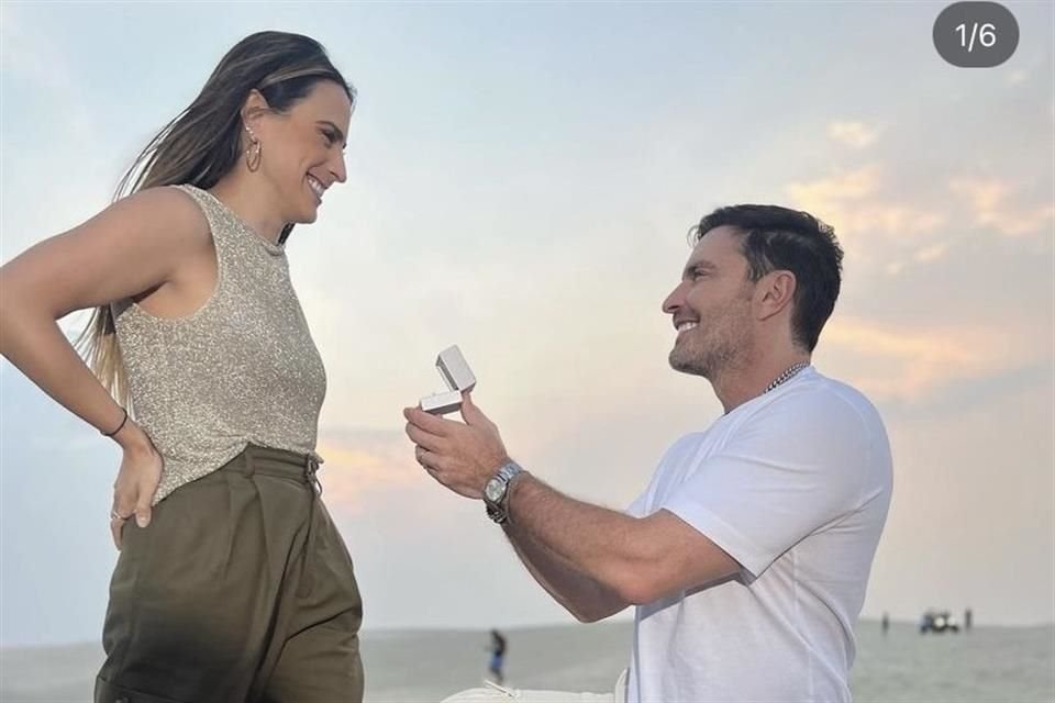 Julián Gil y Valeria Marín se comprometen en medio de su cobertura en Qatar 2022.