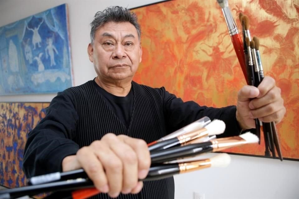 El artista oaxaqueño Sergio Hernández tiene claro de dónde surgen las imágenes de su mundo pictórico.