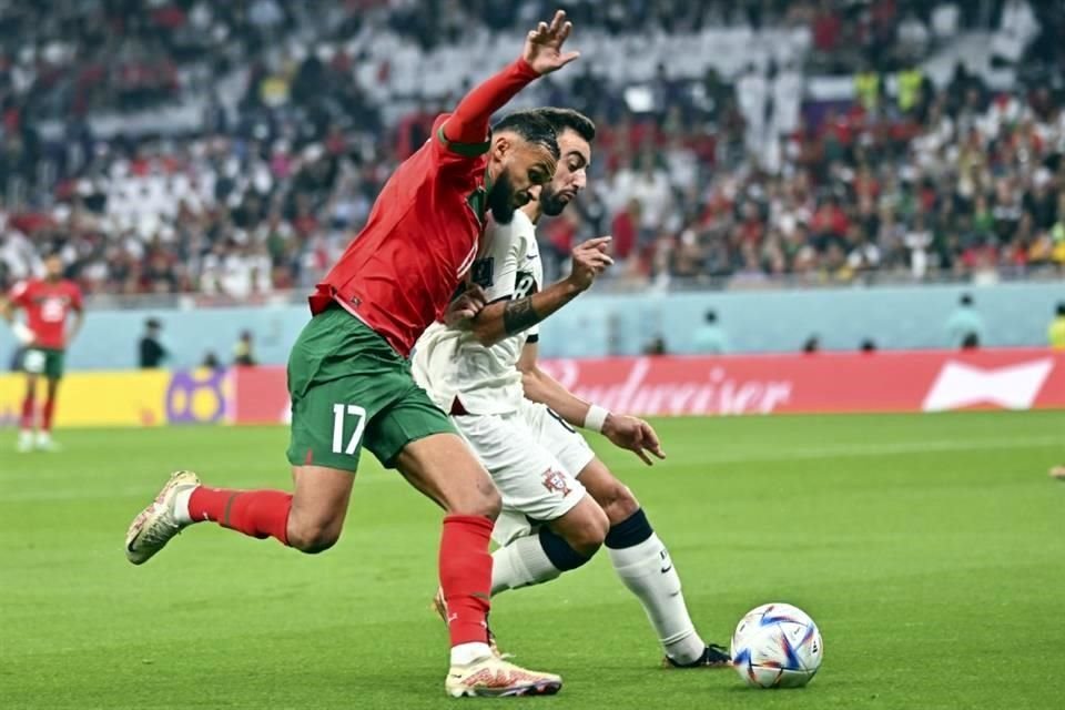 Portugal se hizo amo del balón y el juego frente a una selección marroquí, a gusto sin el esférico y bien replegada atrás, esperando hacer daño con rápidas salidas.