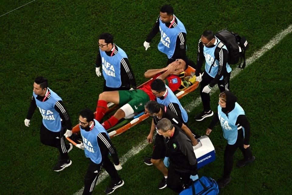 El segundo tiempo fue un asedio continuo de Portugal al área contraria donde Marruecos achicaba balones, tras perder por lesión a su capitán Romain Saiss.