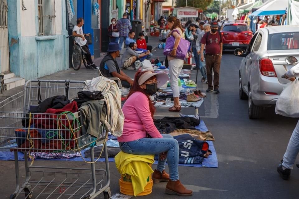 Aunque la Tasa de Informalidad Laboral es menor en Jalisco que a nivel nacional, en la entidad hay casi 1.9 millones de informales. 