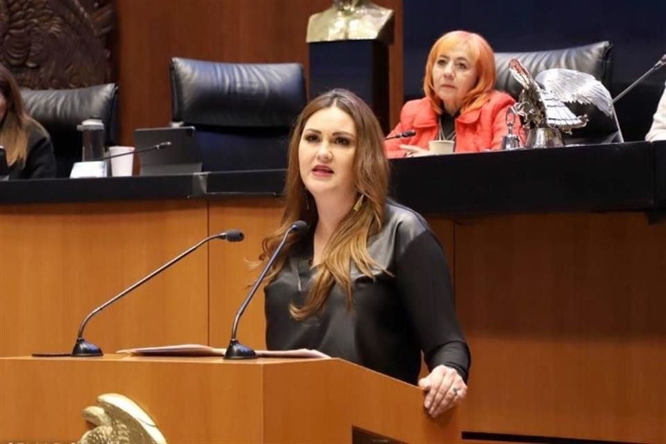 La senadora Geovanna Bañuelos, jefa del PT en el Senado, formuló la petición al Secretario de Gobernación durante el cónclave que éste desahogó con Morena.