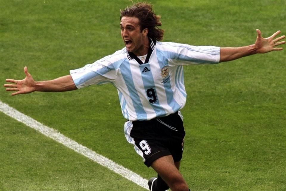 Gabriel Batistuta hizo 10 goles en 3 Mundiales.