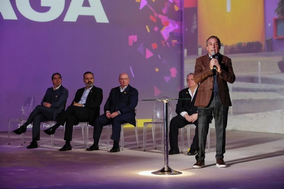 Emilio Azcárraga Jean estuvo presente en la conferencia de prensa.