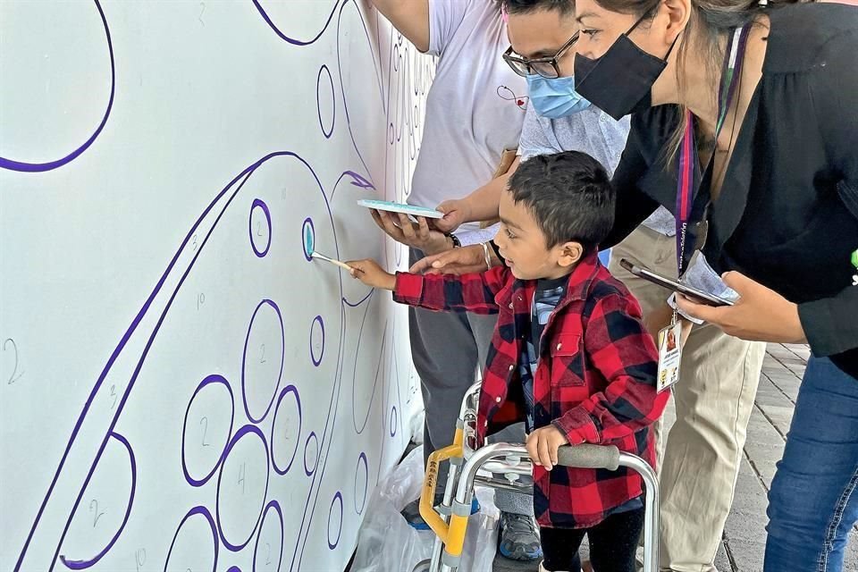 La obra fue intervenida por Sofía Castellanos y por los voluntarios que ayudaron a cumplir el Reto por México.