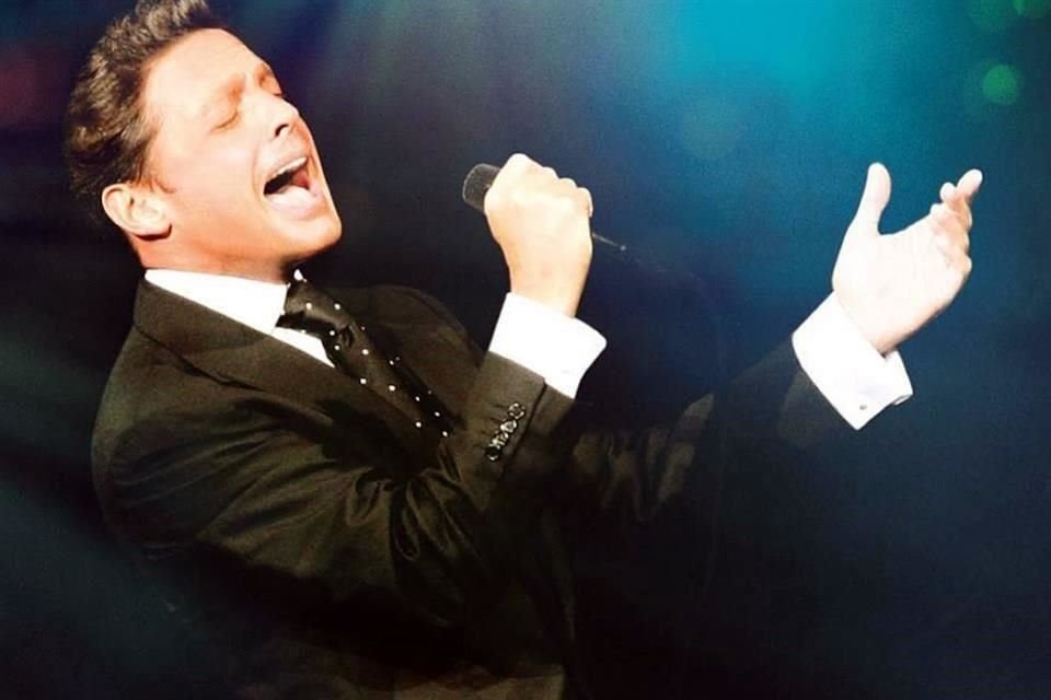 Alista Luis Miguel una ambiciosa gira, que lo pondrá de nuevo en el centro de la industria musical, según aseguró su amigo Carlos Bremer.