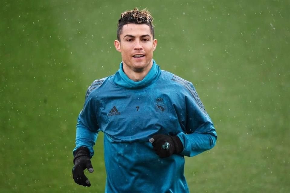 Cristiano Ronaldo entrenó en las instalaciones de la ciudad deportiva del Real Madrid en Valdebebas; aún se encuentra sin equipo.