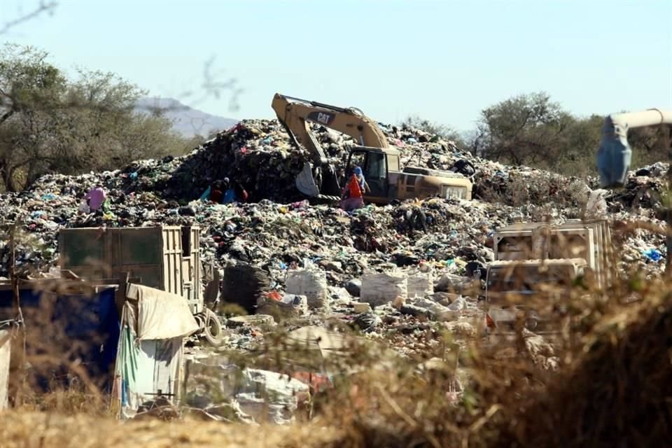 El proyecto Tu Planta no ha avanzado por la omisión de Caabsa de retirar la basura doméstica del predio La Cajilota, acusan en Tlajomulco.