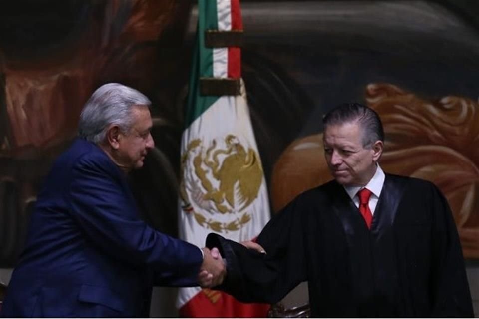 El Presidente Andrés Manuel López Obrador admitió abiertamente que 'se hablaba' con el juzgador porque, a diferencia de la Ministra Norma Piña, Arturo Zaldívar sí 'ayudaba'.