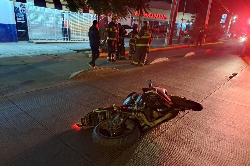 Un policía de Tonalá perdió la vida luego de participar en un accidente de motocicleta en la Calzada Independencia, en Guadalajara.