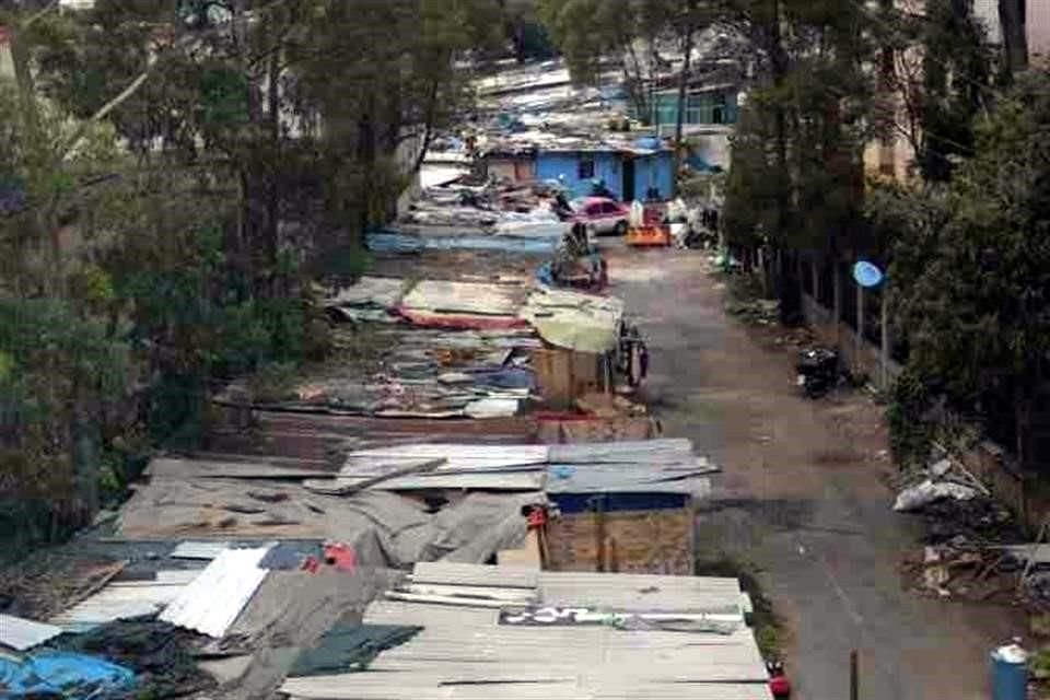 El plan pretende recuperar el espacio público en la Calle Crisantema, en la Colonia Atlampa, Alcaldía Cuauhtémoc, y reubicar a sus habitantes.