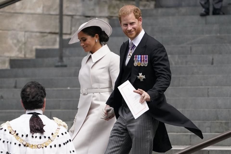 El Príncipe Enrique y Meghan Markle quieren reunirse con la Familia Real para abordar los temas que expusieron en su serie de Netflix.