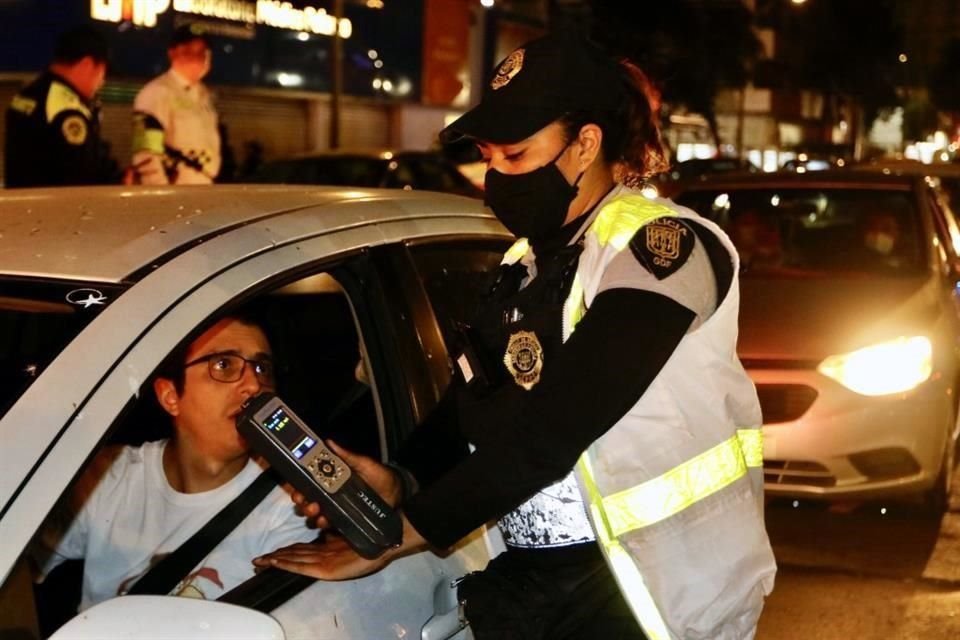 En el programa Conduce Sin Alcohol, en la Ciudad de Mxico, se ha detectado a casi 900 conductore que rebasaron los lmites de alcohol