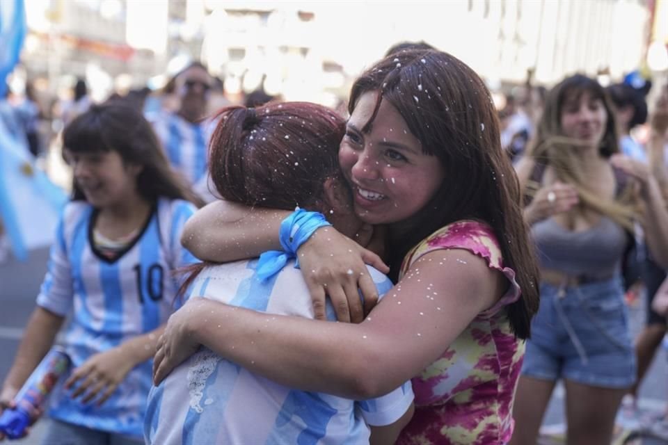 Los argentinos inundaron las calles de Buenos Aires para celebrar el título en Qatar 2022.