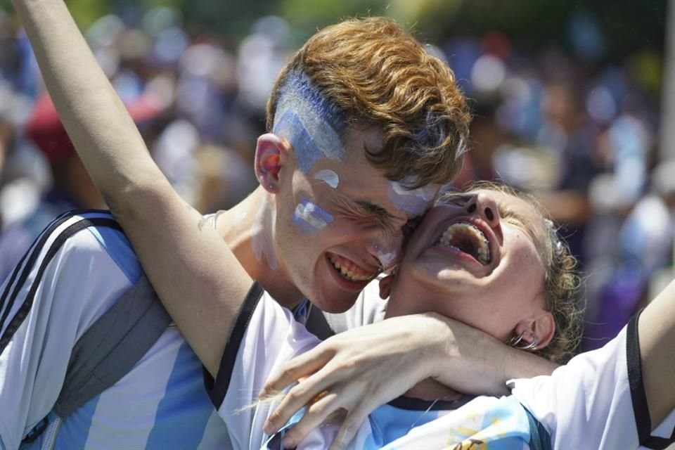 Los argentinos inundaron las calles de Buenos Aires para celebrar el ttulo en Qatar 2022.