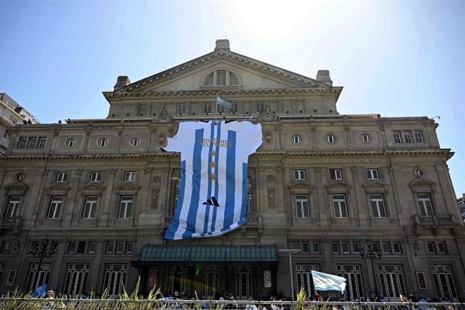 Los argentinos inundaron las calles de Buenos Aires para celebrar el título en Qatar 2022.