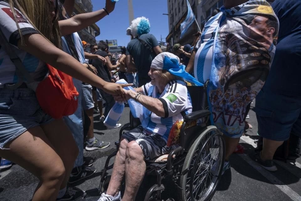 Los argentinos inundaron las calles de Buenos Aires para celebrar el ttulo en Qatar 2022.