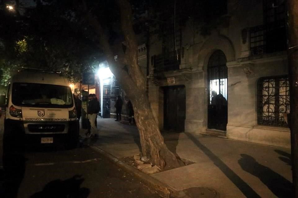 Tres hombres fueron encontrados sin vida al interior de un domicilio en la Colonia Roma.