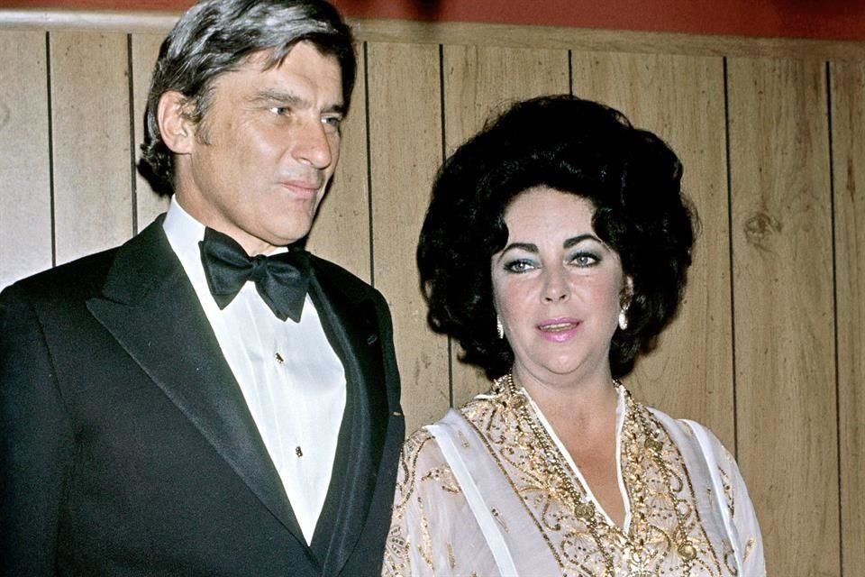 Resalta primera biografía autorizada de Elizabeth Taylor su labor de activista y agente de cambio, que desarrolló durante su matrimonio con John Warner.