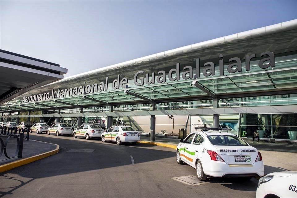 Las acciones de GAP, operador del Aeropuerto de Guadalajara, lideraban las caídas.