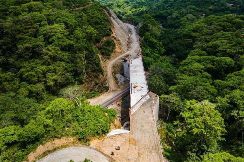 La Vía Corta a Puerto Vallarta comenzó en 2011 pero se ha alargado por distintas complicaciones.