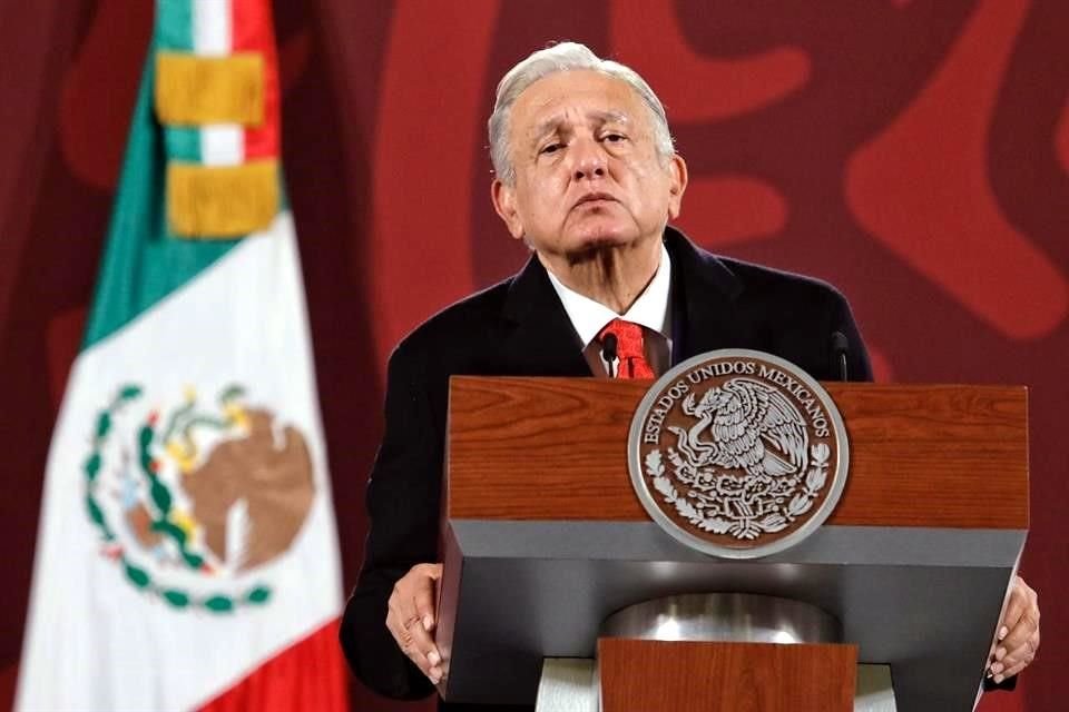 AMLO durante conferencia mañanera en Palacio Nacional.