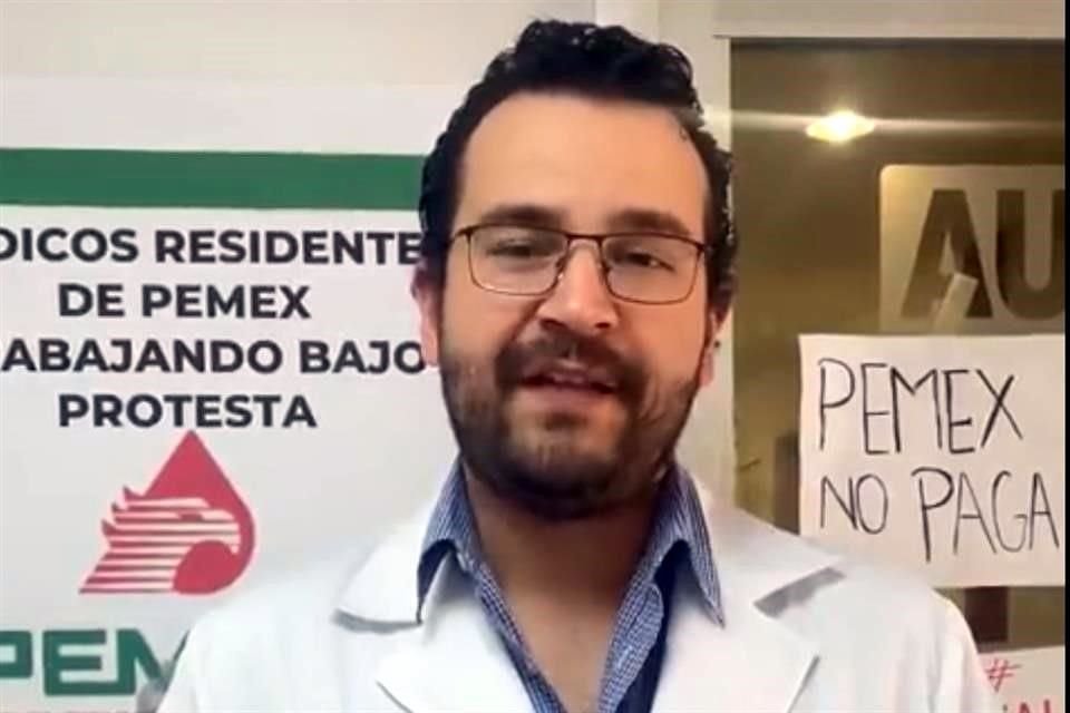 Autoridades dijeron que la disminución del aguinaldo está estipulada en el nuevo contrato, señaló médico.