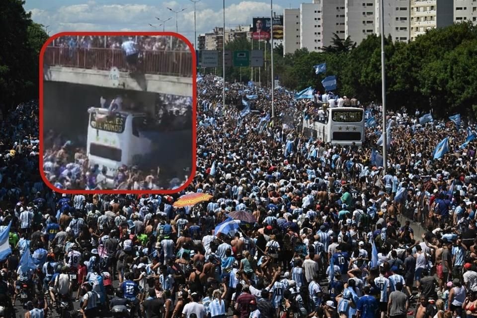 Durante el desfile por el título en Qatar 2022 de Argentina, dos aficionados se lanzaron al autobús y se reporta que uno murió en la caída.