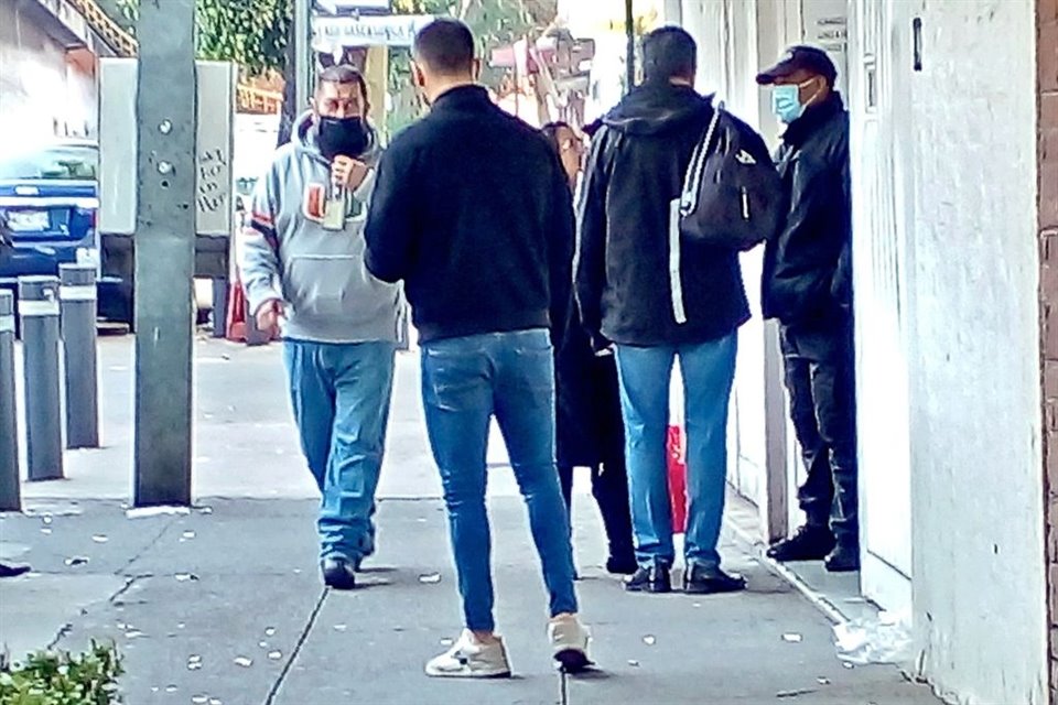 Los 'coyotes' acechan en el Centro de Sanciones.