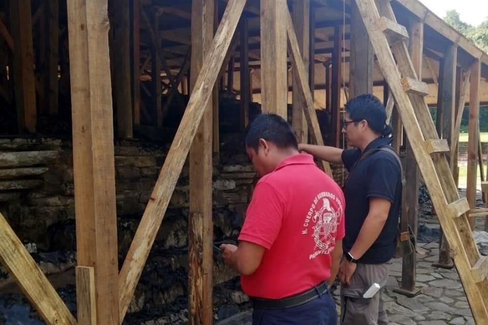 El incendió provocó el derretimiento de material plástico que se hallaba en la cubierta provisional del Edificio I, lo que pudo haber afectado los murales.