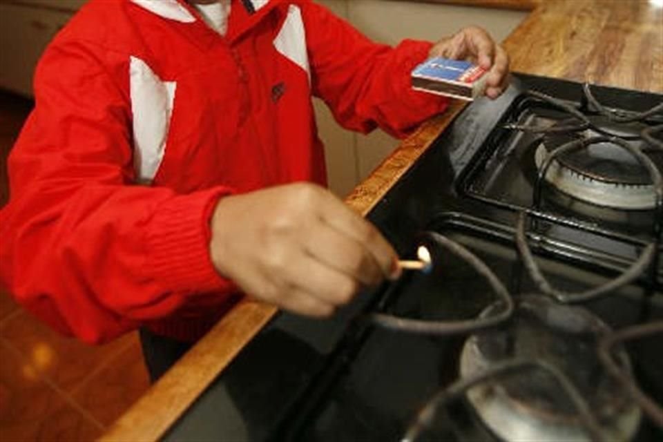 Las quemaduras ocupan el segundo lugar en accidentes en casa debido a que dejan cosas hirviendo, como agua o comida en la estufa.