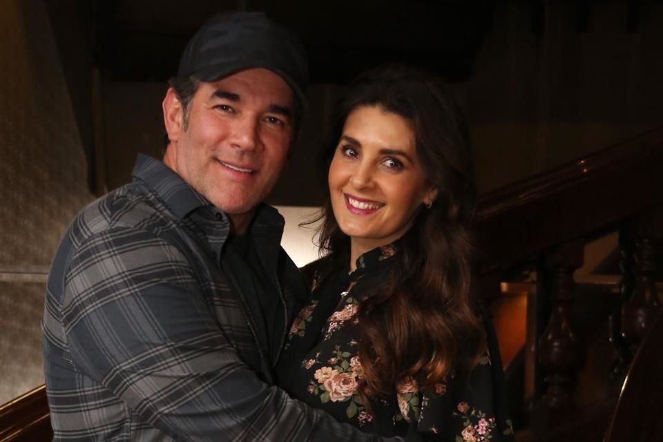 La FGJ informó que el delito de robo hacia Mayrín Villanueva y Eduardo Santamarina ocurrió a bordo de una camioneta sobre Anillo Periférico.