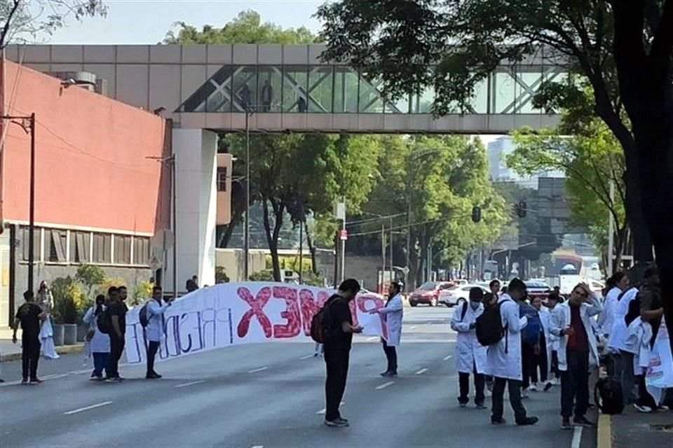 Los manifestantes salieron desde Azcapotzalco antes del mediodía.