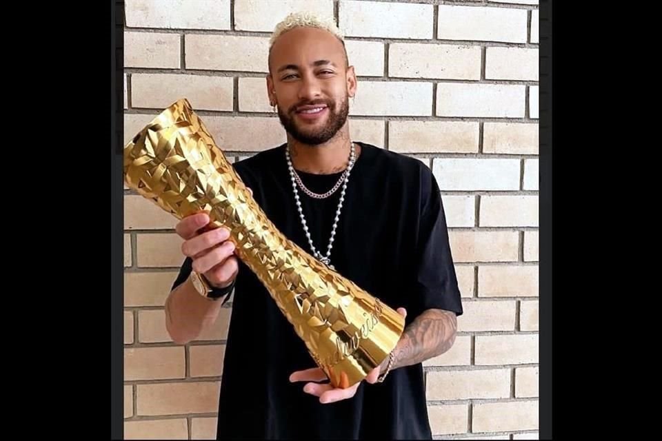 El premio lo recibió Neymar.