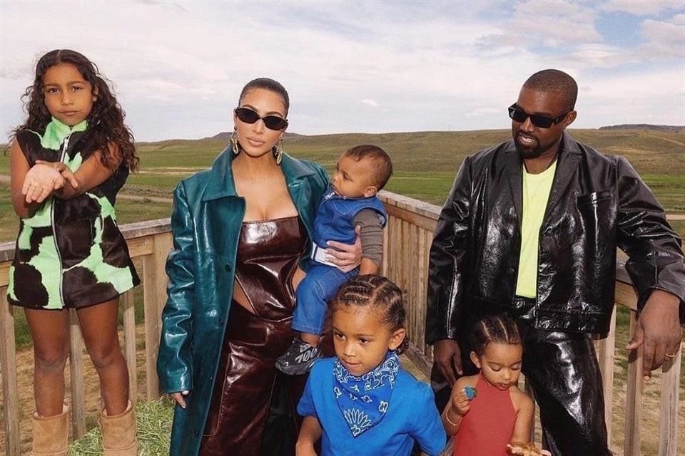 La socialité Kim Kardashian se sinceró y lloró al confesar las dificultades por las que atraviesa al compartir paternidad con Kanye West.