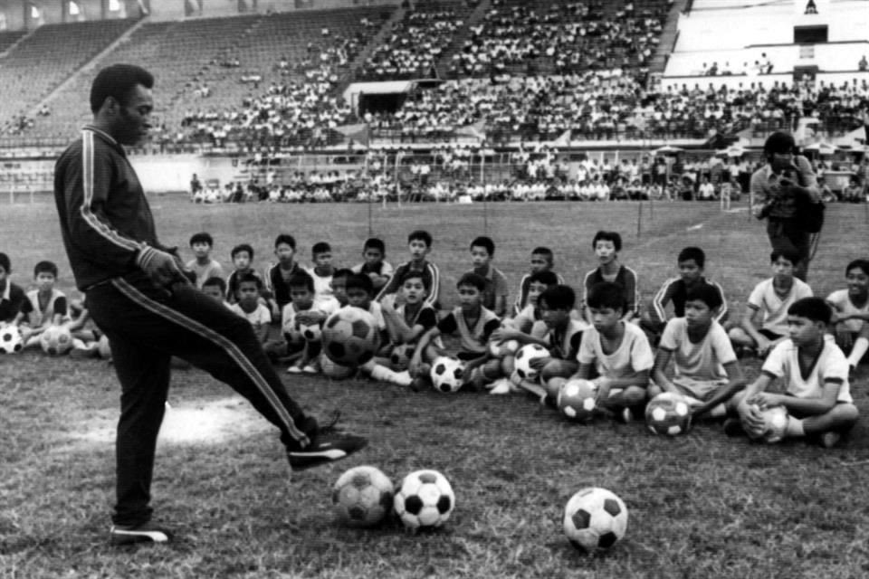 Pelé es considerado el Rey del futbol.